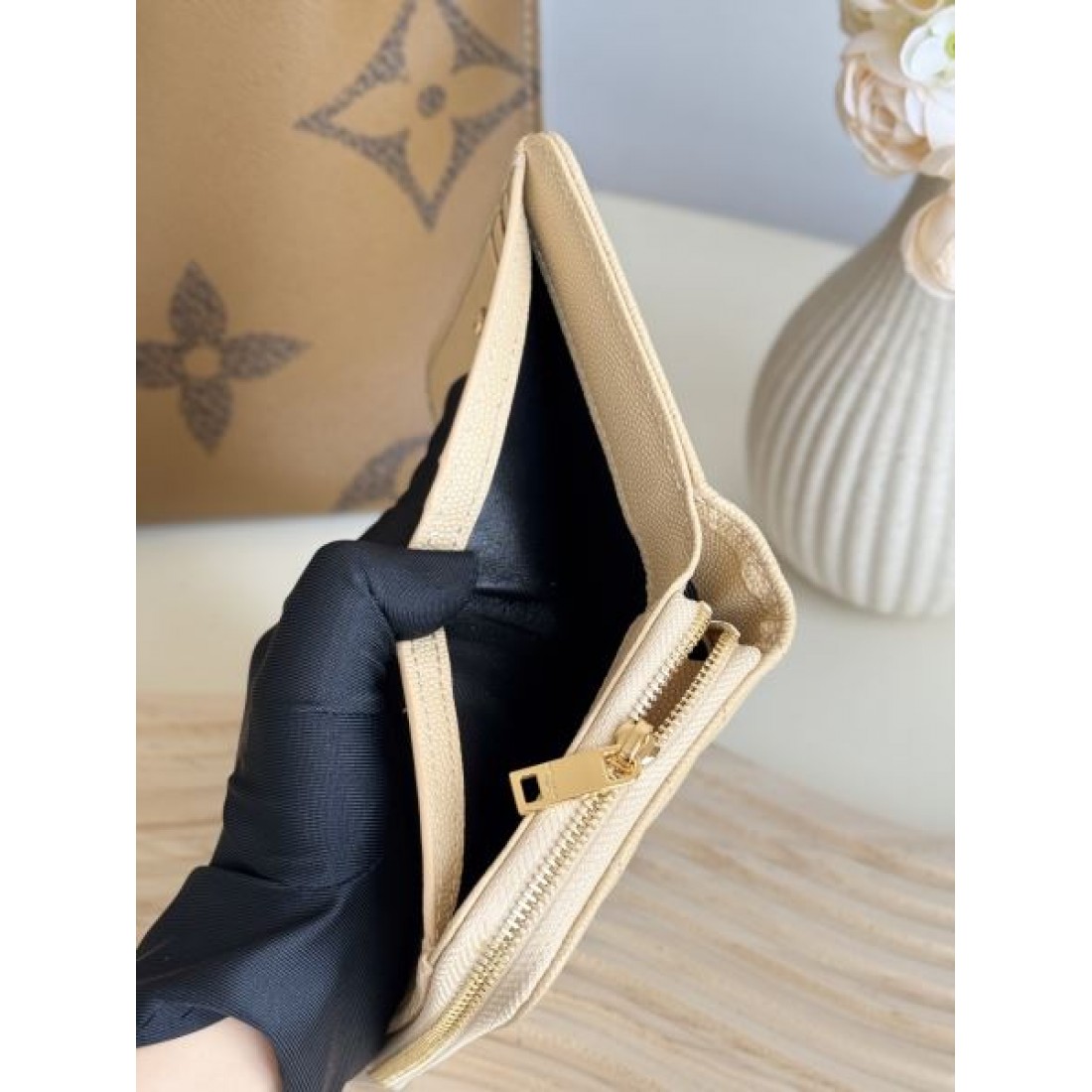 エレガント 高級 YSL イヴサンローラン 財布 大人っぽい 洗練