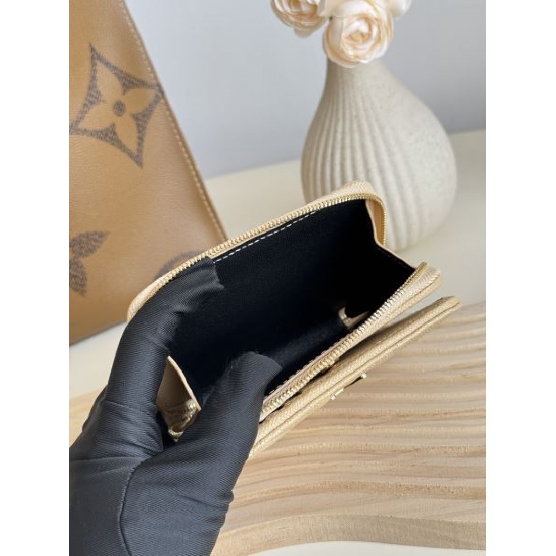 エレガント 高級 YSL イヴサンローラン 財布 大人っぽい 洗練