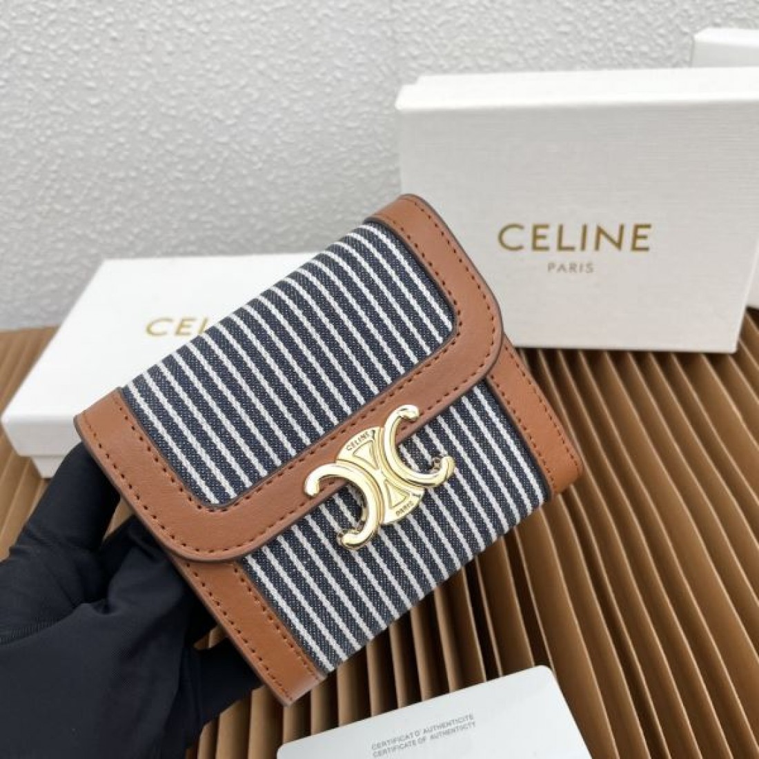 落ち着いた 上質 CELINE セリーヌ コピー 財布 エレガント 定番