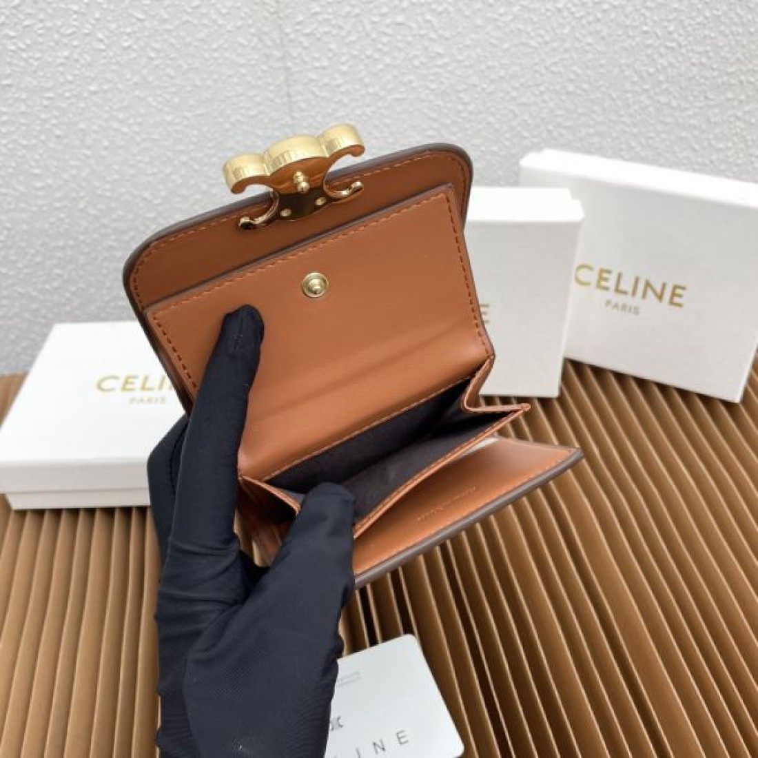 落ち着いた 上質 CELINE セリーヌ コピー 財布 エレガント 定番