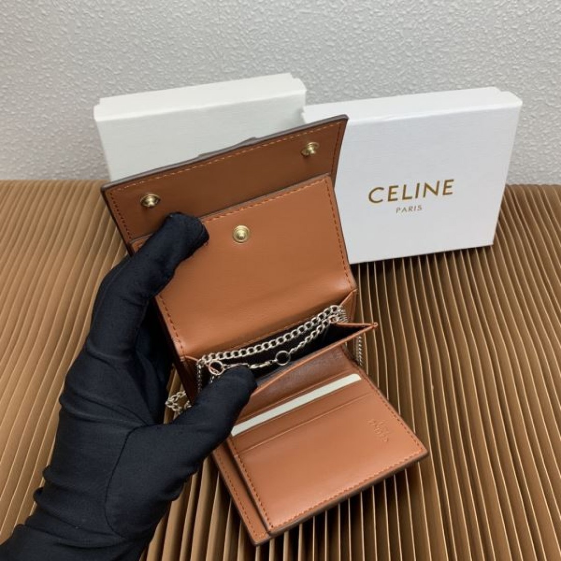 スタイリッシュ 洗練 CELINE セリーヌ コピー 財布 大人 クラシック