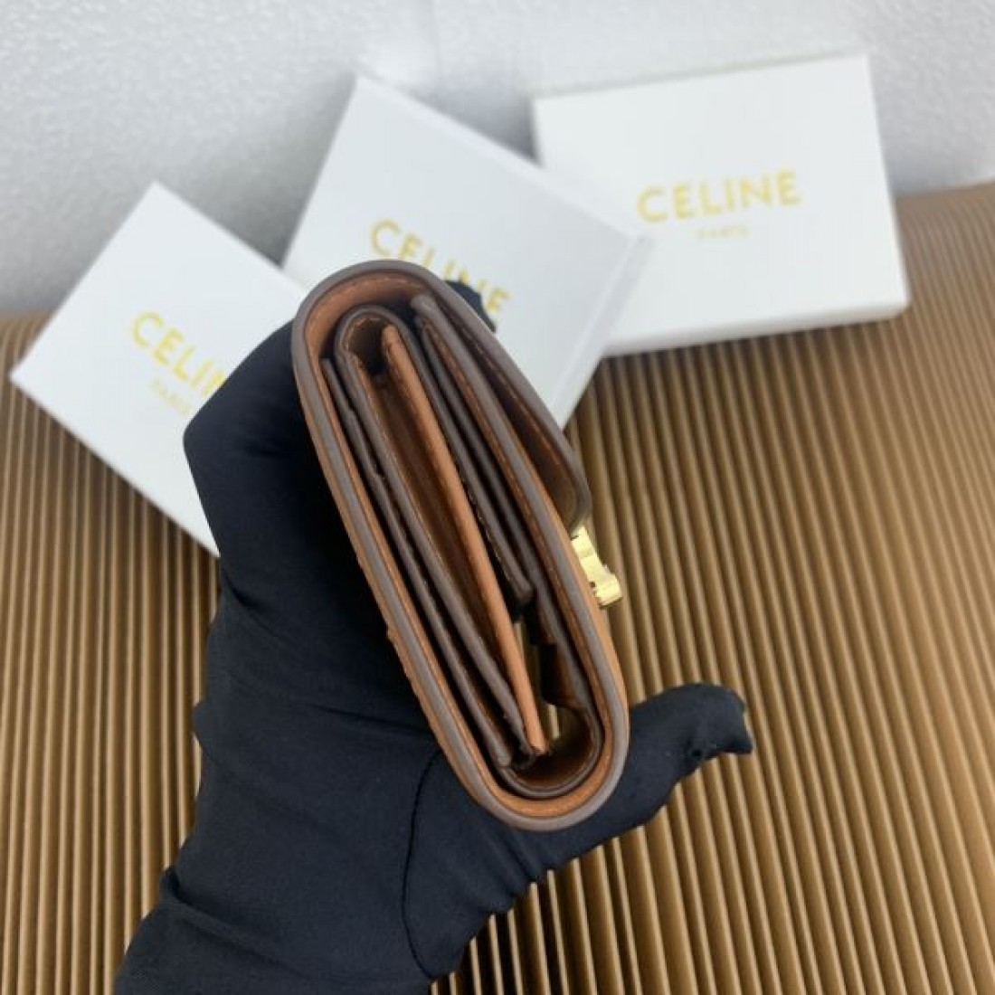  上品 シンプル CELINE セリーヌ コピー 財布 高級感 人気