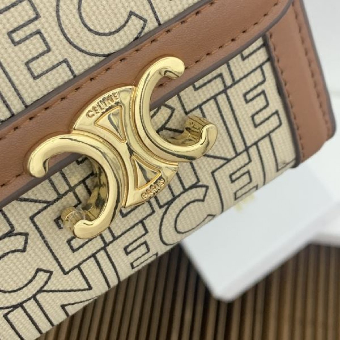  上品 シンプル CELINE セリーヌ コピー 財布 高級感 人気