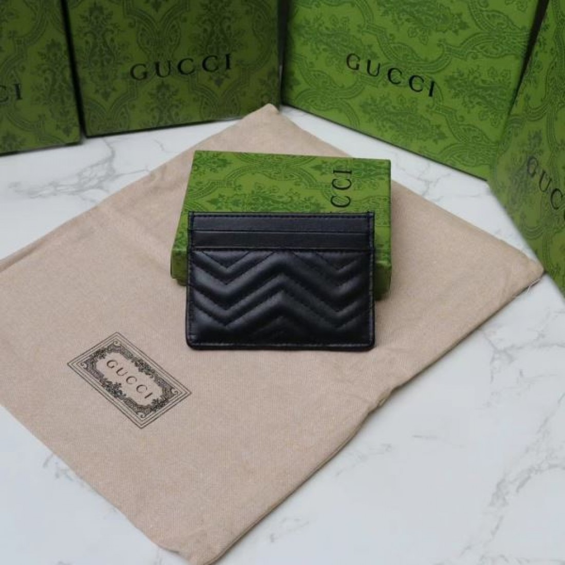上品 エレガント GUCCI グッチ コピー カードケース 洗練 モダン