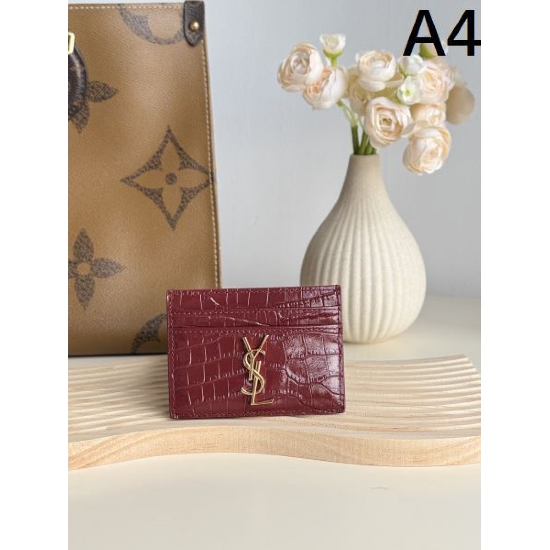 上品 エレガント YSL イヴ サンローラン コピー カードケース 高級感 洗練