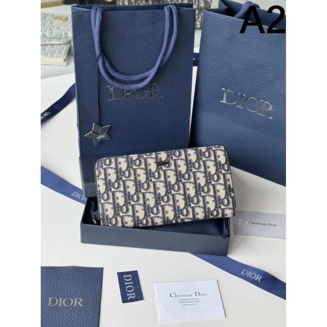 オブリークラウンドファスナー長財布 ジャカードデザイン DIOR ディオール コピー 長財布 収納力充実 エレガントウォレット 人気モデル