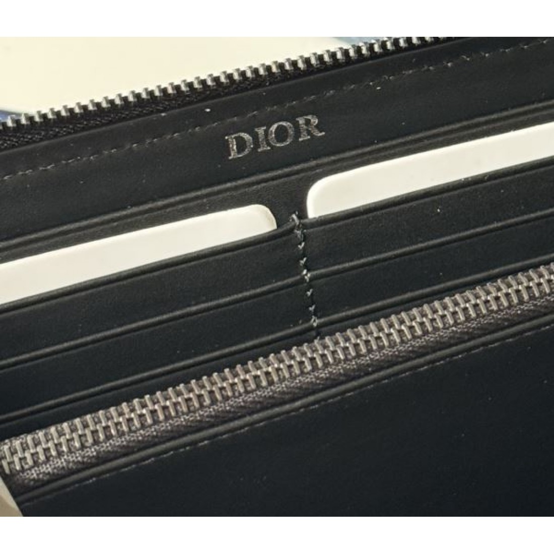 オブリークラウンドファスナー長財布 ジャカードデザイン DIOR ディオール コピー 長財布 収納力充実 エレガントウォレット 人気モデル