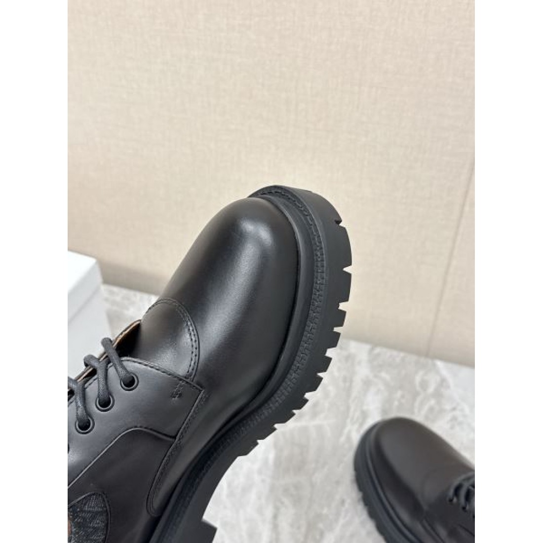 ヴィンテージ 高級感 DIOR ディオール コピー レースアップシューズ ダークブラウン×ブラック配色 グラデーション加工 厚底設計 クッション性良好 通勤スタイル