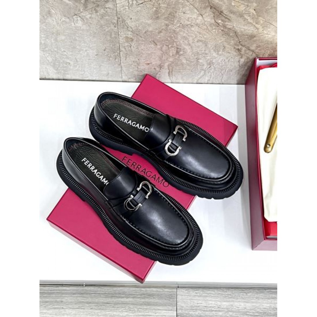 ガンチーニディテール クラシック メンズシューズ Salvatore Ferragamo サルヴァトーレフェラガモ コピー ローファー