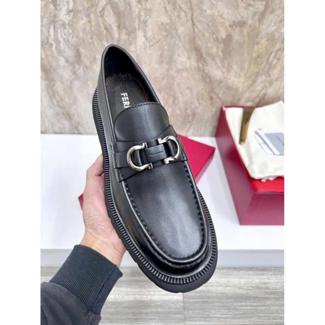 ガンチーニディテール クラシック メンズシューズ Salvatore Ferragamo サルヴァトーレフェラガモ コピー ローファー