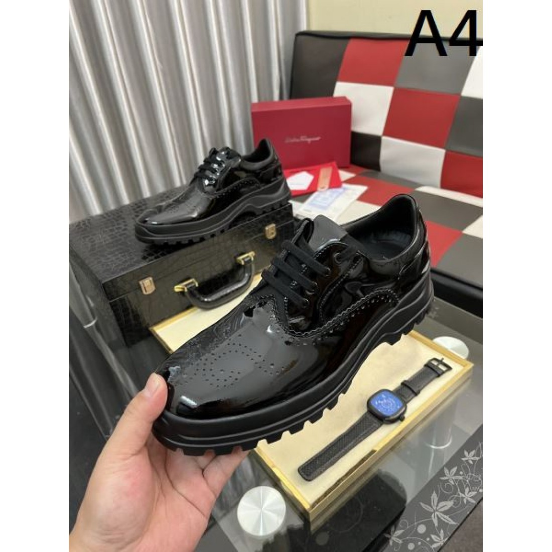 ウィングチップ レースアップ ボリュームソール Salvatore Ferragamo サルヴァトーレフェラガモ コピー ビジネスシューズ