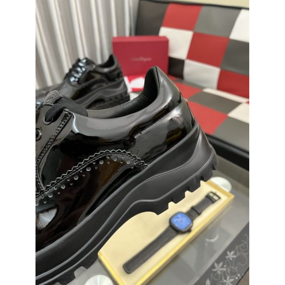 ウィングチップ レースアップ ボリュームソール Salvatore Ferragamo サルヴァトーレフェラガモ コピー ビジネスシューズ