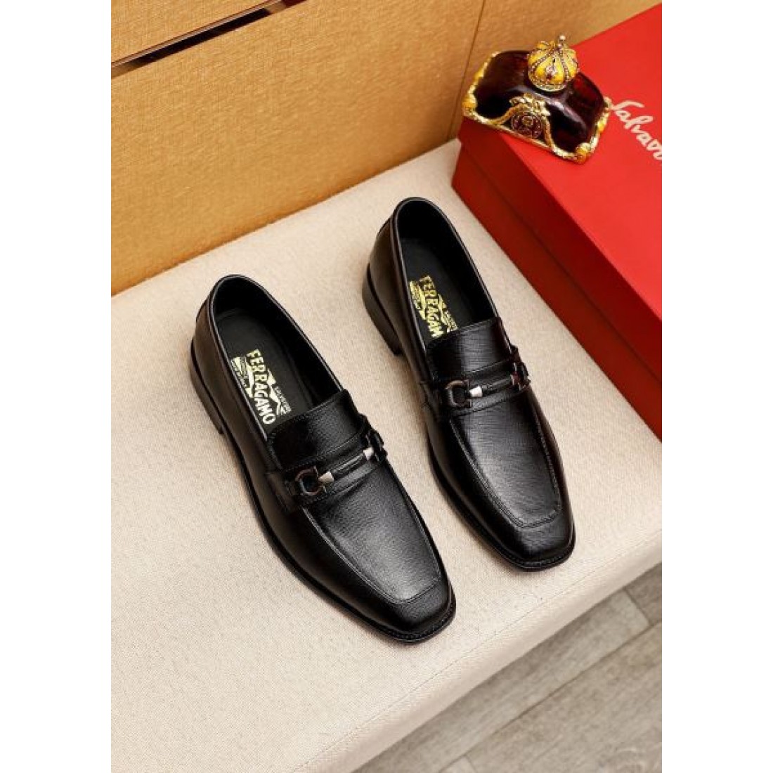 ホースビットモチーフ ローファー スリッポン Salvatore Ferragamo サルヴァトーレフェラガモ コピー ビジネスシューズ