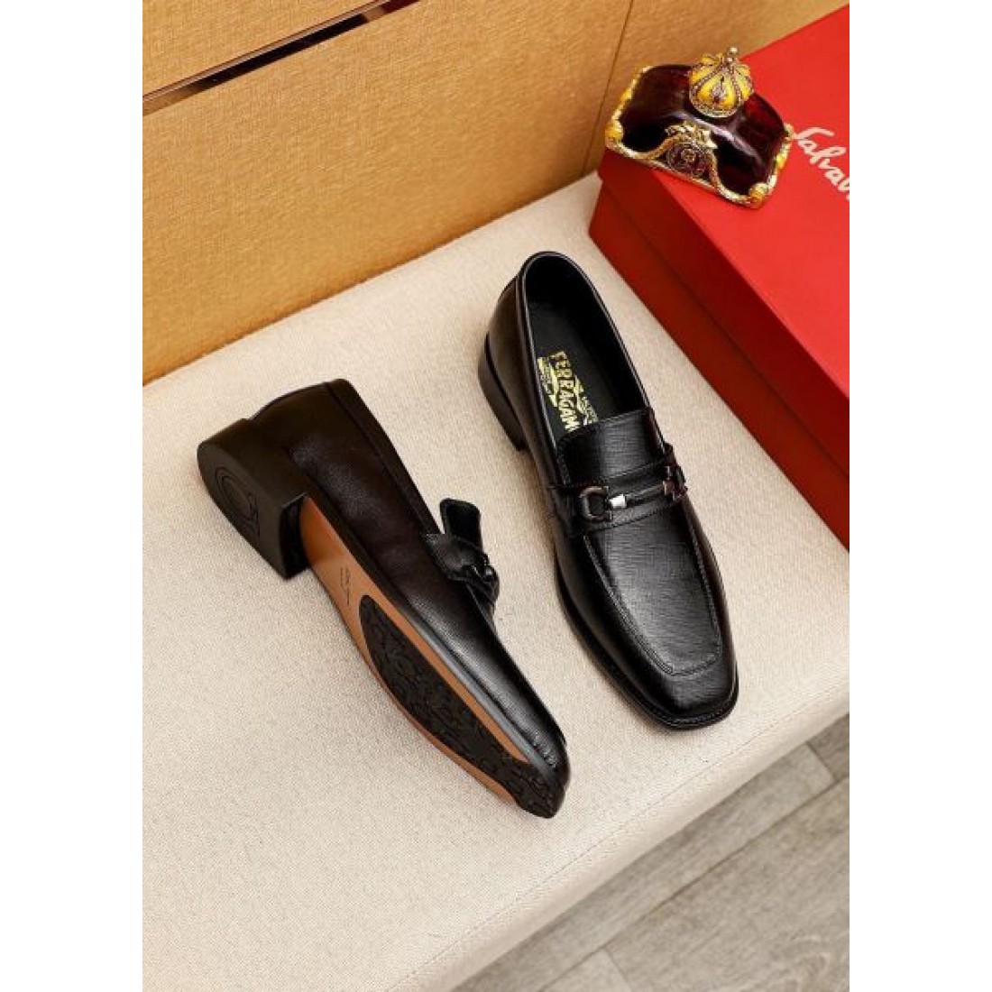 ホースビットモチーフ ローファー スリッポン Salvatore Ferragamo サルヴァトーレフェラガモ コピー ビジネスシューズ