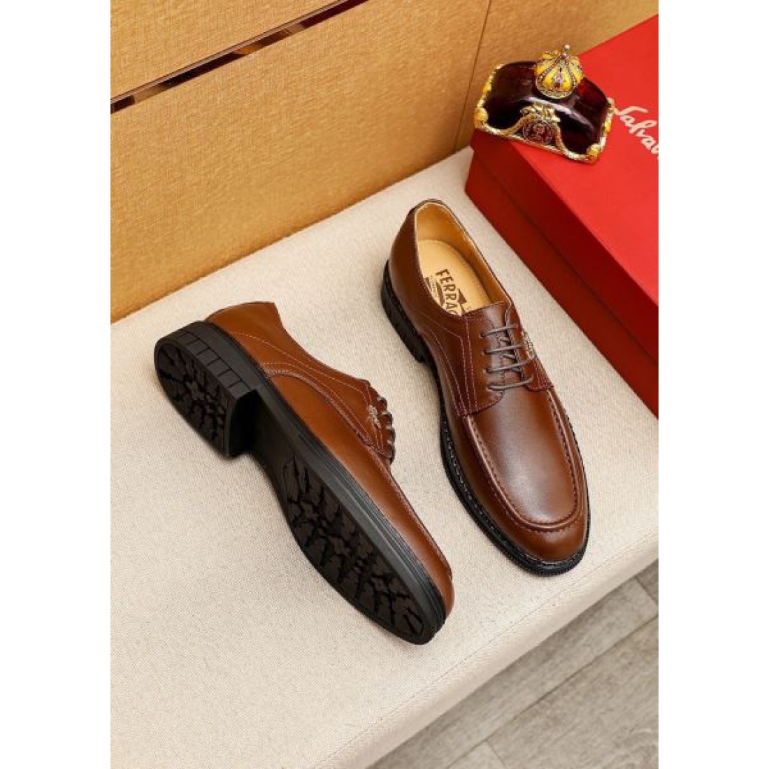 プレーントゥ レースアップ レザー調 ドレスシューズ Salvatore Ferragamo サルヴァトーレフェラガモ コピー ビジネスシューズ