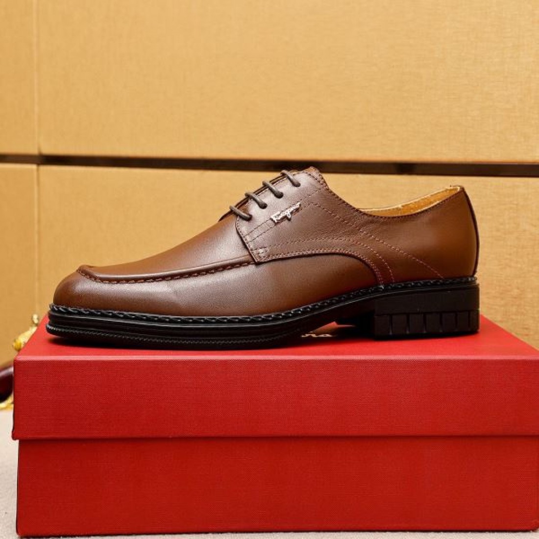 プレーントゥ レースアップ レザー調 ドレスシューズ Salvatore Ferragamo サルヴァトーレフェラガモ コピー ビジネスシューズ