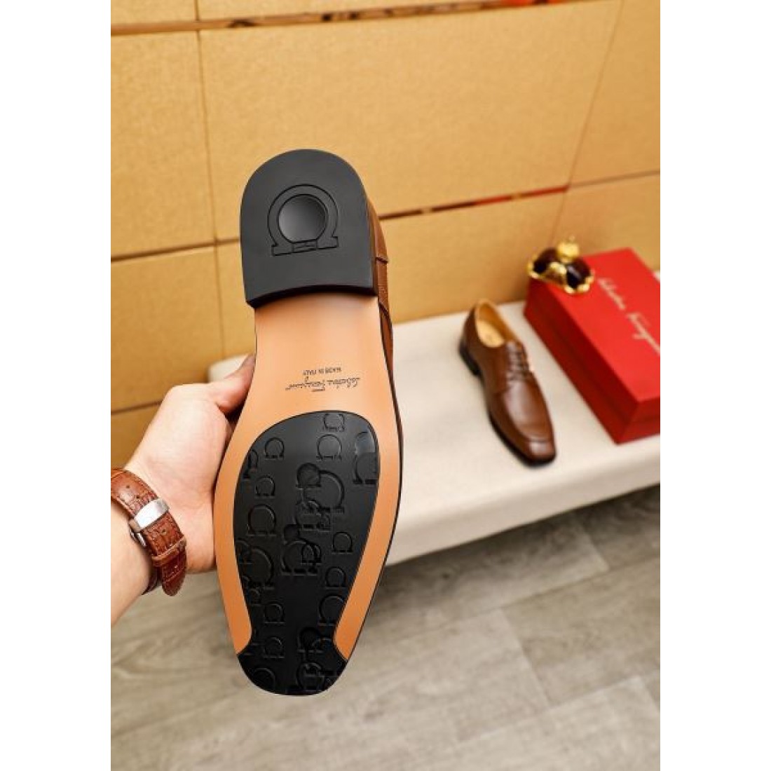 ブラック ステッチライン FERRAGAMO フェラガモ コピー ビジネスシューズ クラシックフォルム