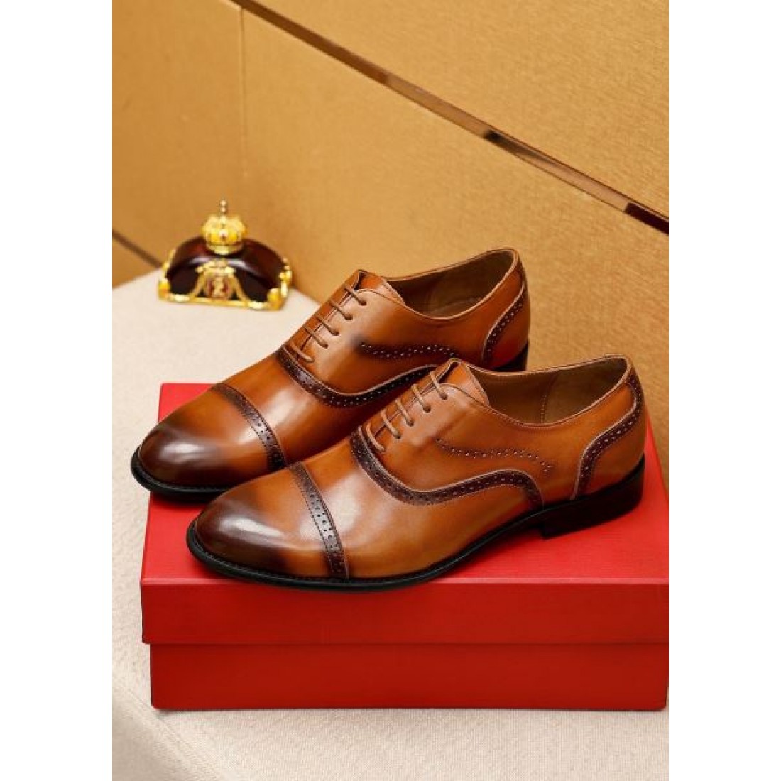メダリオン装飾 ウイングチップデザイン FERRAGAMO フェラガモ コピー レースアップシューズ 英国クラシック