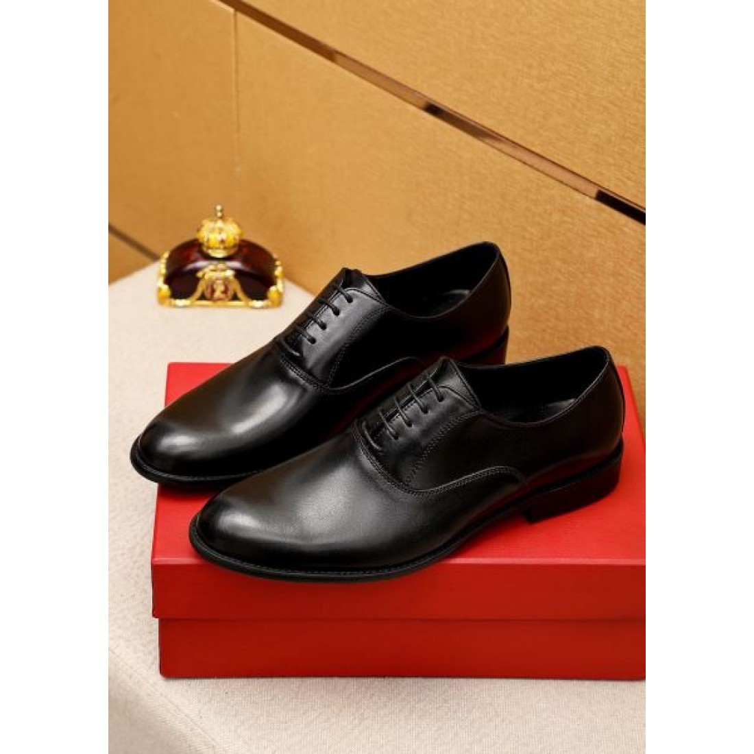 アーモンドトゥ FERRAGAMO フェラガモ コピー メンズ 革靴 シックデザイン