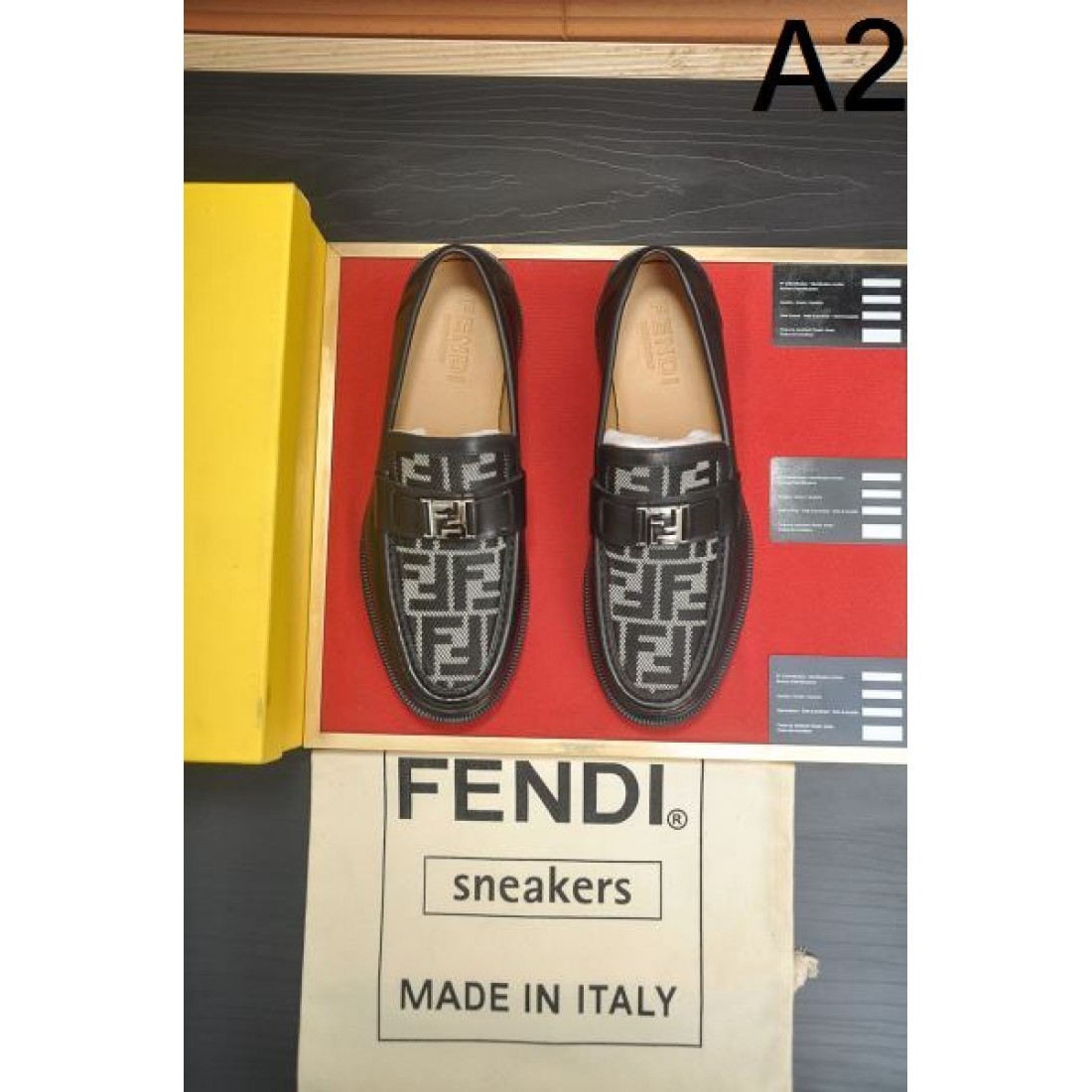 カジュアル フォーマル兼用 FENDI フェンディ コピー ローファー ブラウンレザー ビット装飾 厚みソール設計 足元フィット デイリーからビジネスまで対応