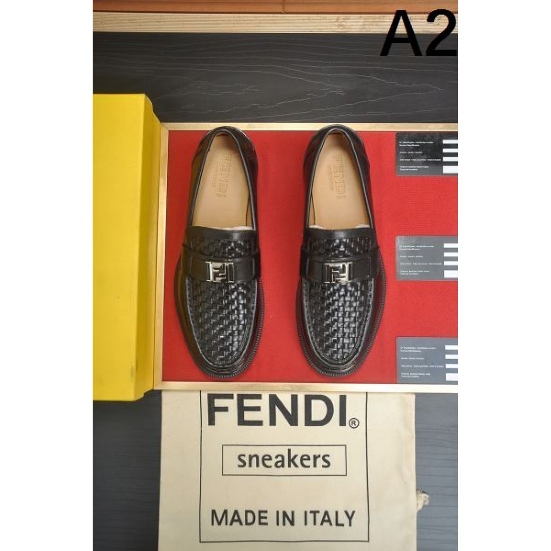 クラシック 高級感 FENDI フェンディ コピー ローファー ブラウン×ブラックグラデーション レザー素材 ビットデザイン クッションソール 安定感抜群 通勤スタイル