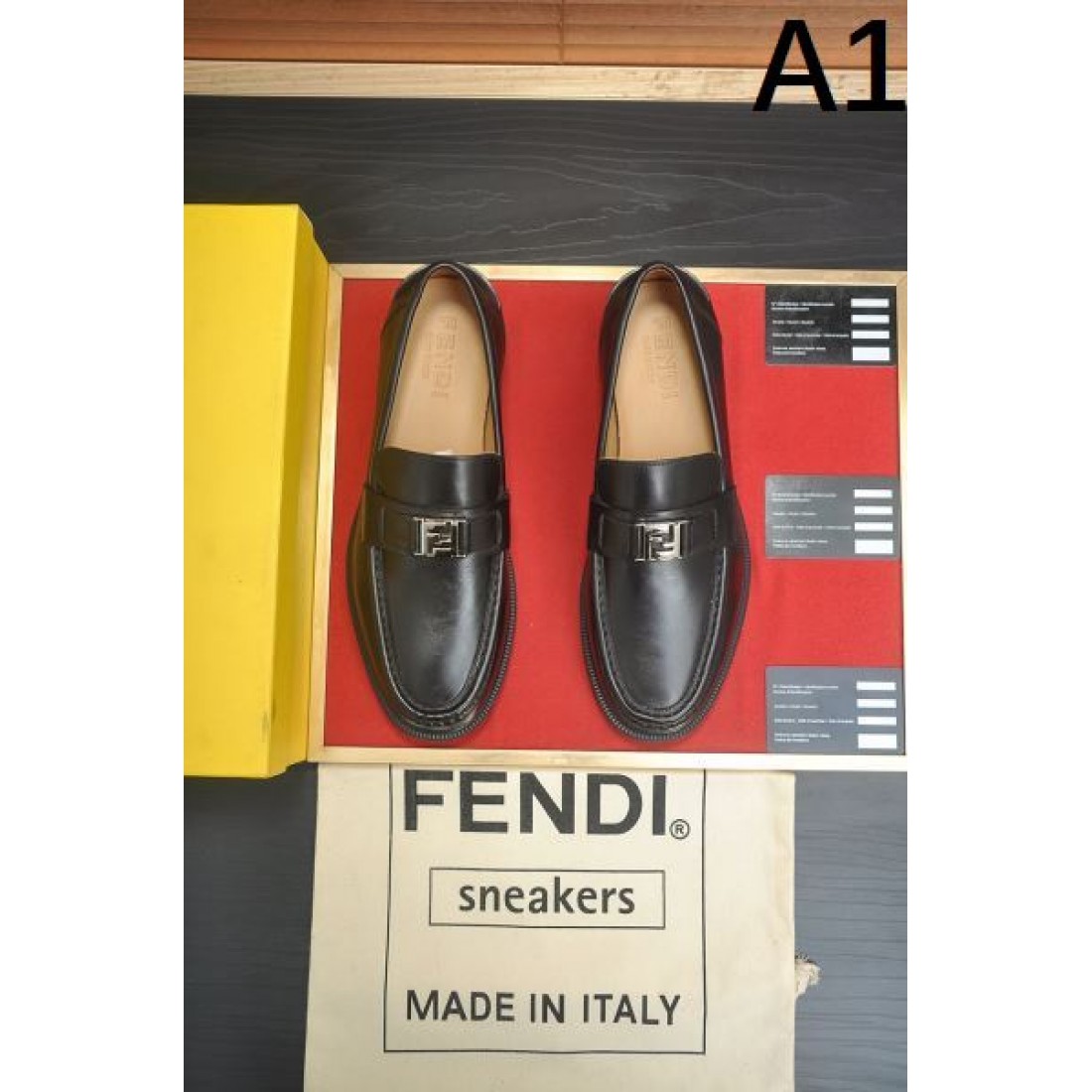 ビジネス 上品 FENDI フェンディ コピー ローファー ダークブラウンレザー メタルバックル装飾 スムース仕上げ 軽量ソール 履き心地快適 フォーマル対応