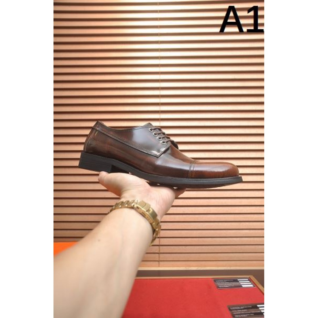 キャップトゥダービーシューズ グラデーション仕上げ HERMÈS エルメス コピー ダービーシューズ クラシック紳士靴 洗練フォルム 上質スタイル