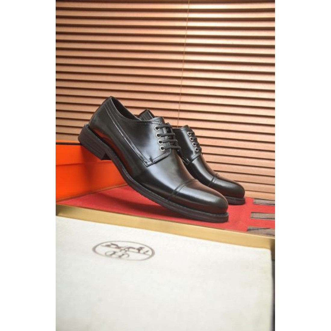 キャップトゥダービーシューズ グラデーション仕上げ HERMÈS エルメス コピー ダービーシューズ クラシック紳士靴 洗練フォルム 上質スタイル