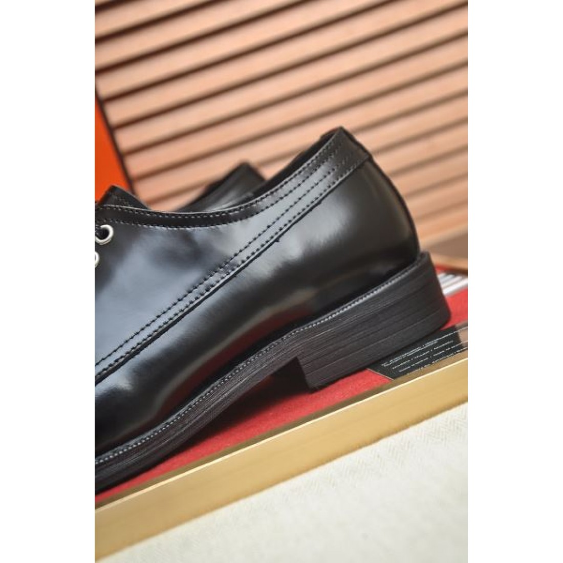 キャップトゥダービーシューズ グラデーション仕上げ HERMÈS エルメス コピー ダービーシューズ クラシック紳士靴 洗練フォルム 上質スタイル