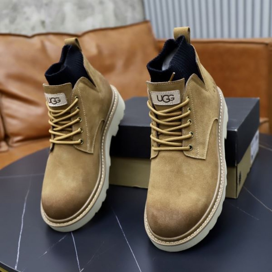 UGG アグ コピー ワークブーツ キャメルブラウン スエード素材 厚底ラバーソール レースアップデザイン 防滑仕様 秋冬アウトドア