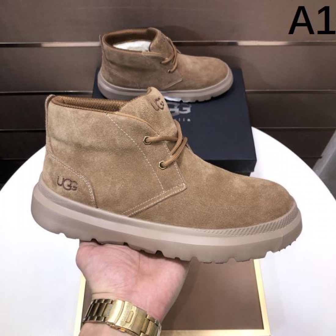 ナチュラル 洗練 UGG アグ コピー チェルシーブーツ グレーカラー スエードレザー シンプルシルエット クッションソール 履き心地快適 カジュアルスタイル