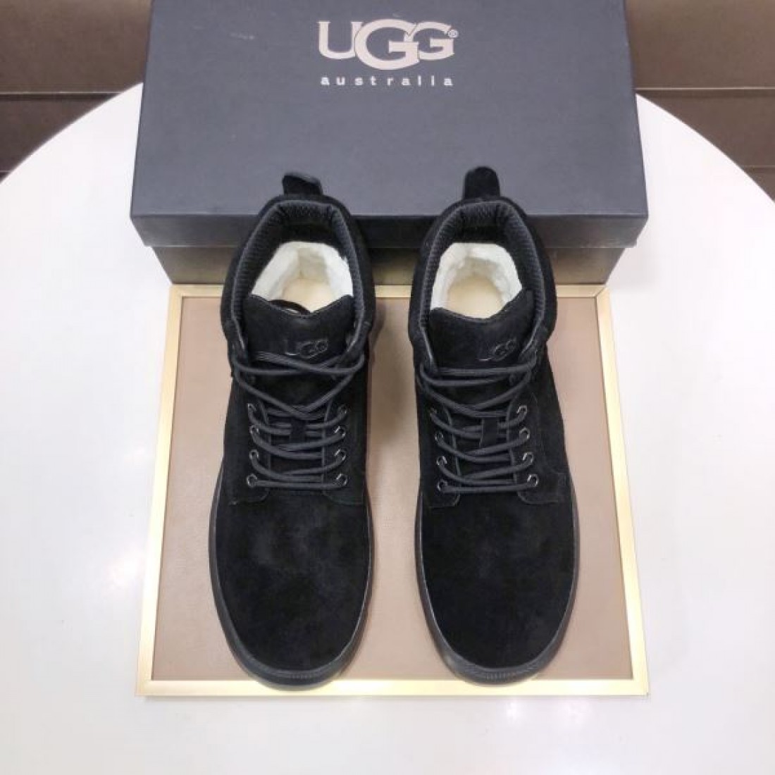 クラシック 無骨 UGG アグ コピー ワークブーツ キャメルベージュ スエード素材 レースアップデザイン 厚底ラグソール クッション性良好 アウトドア対応