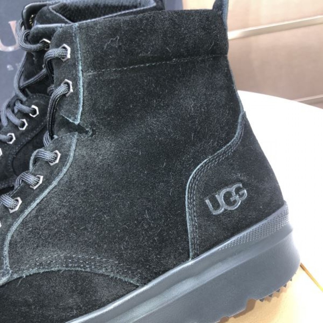 クラシック 無骨 UGG アグ コピー ワークブーツ キャメルベージュ スエード素材 レースアップデザイン 厚底ラグソール クッション性良好 アウトドア対応