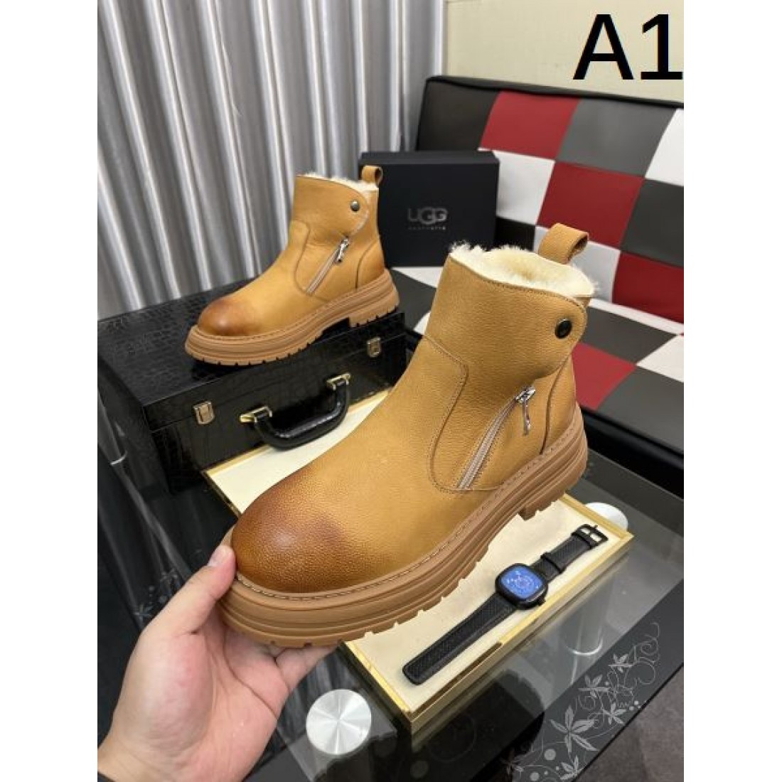 カジュアル 実用 UGG アグ コピー ワークブーツ ブラック配色 厚底設計 グリップ力強いラバーソール 足首フィット構造 耐久性優秀 秋冬定番