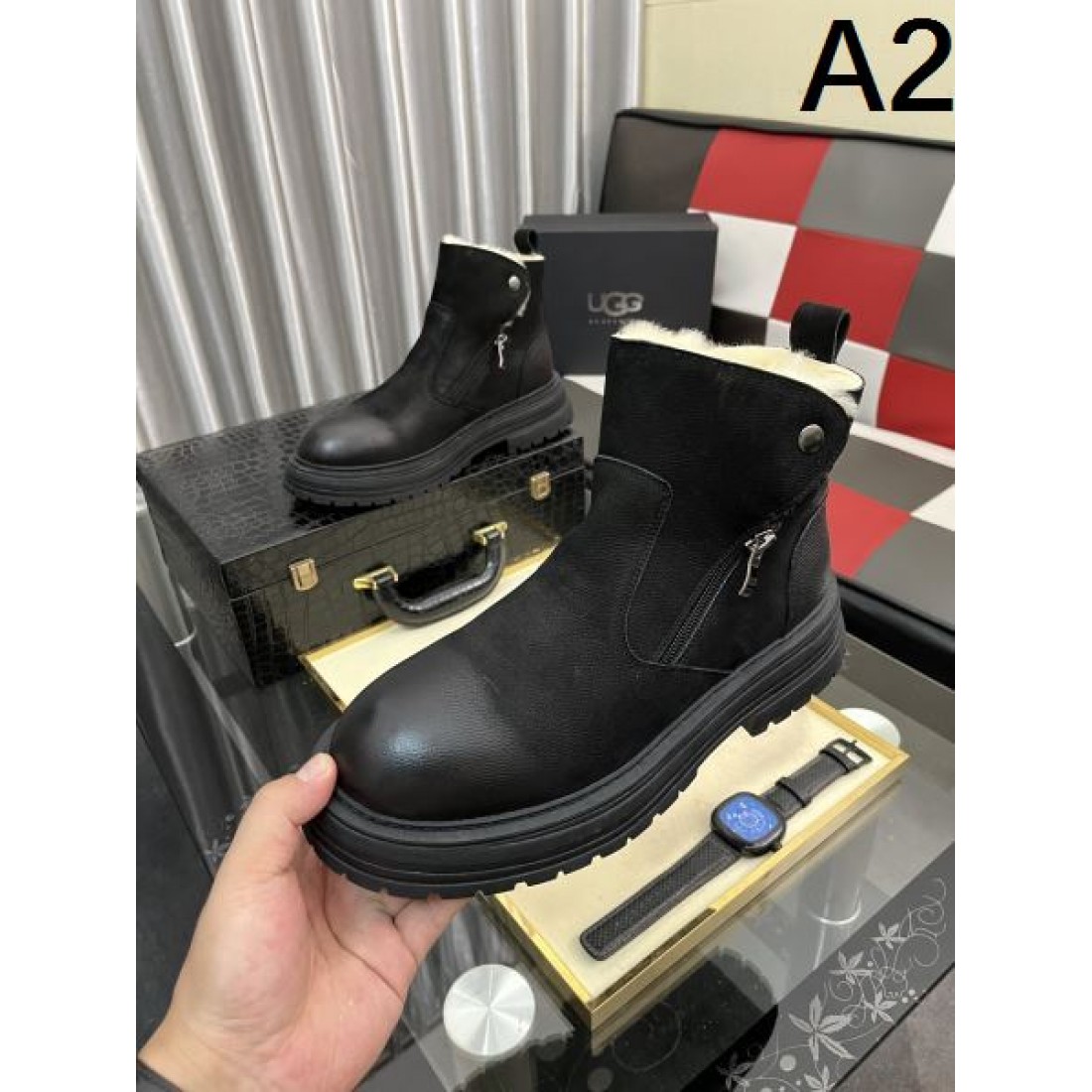 カジュアル 実用 UGG アグ コピー ワークブーツ ブラック配色 厚底設計 グリップ力強いラバーソール 足首フィット構造 耐久性優秀 秋冬定番