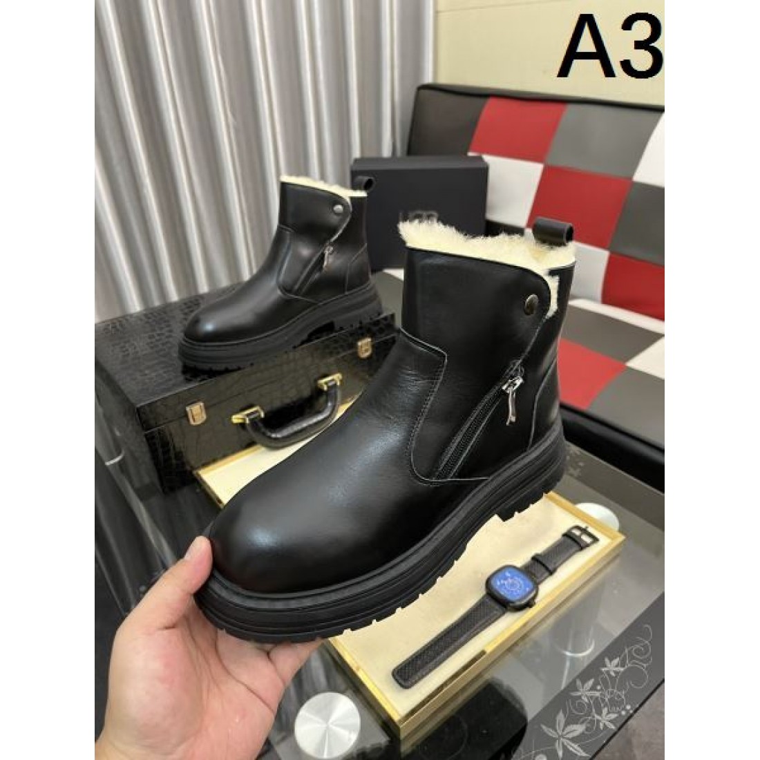 カジュアル 実用 UGG アグ コピー ワークブーツ ブラック配色 厚底設計 グリップ力強いラバーソール 足首フィット構造 耐久性優秀 秋冬定番