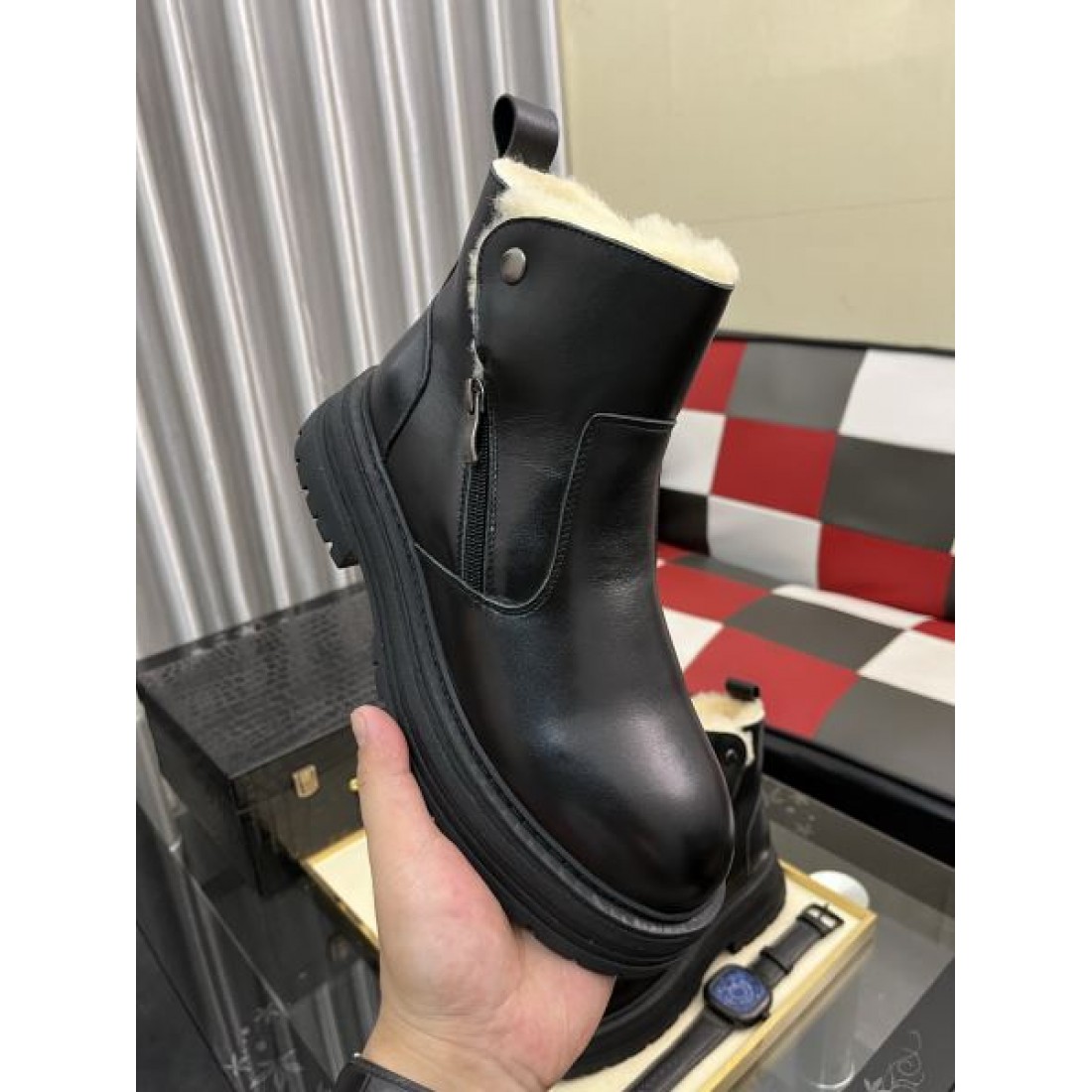 カジュアル 実用 UGG アグ コピー ワークブーツ ブラック配色 厚底設計 グリップ力強いラバーソール 足首フィット構造 耐久性優秀 秋冬定番