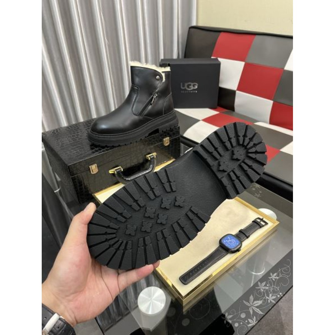 カジュアル 実用 UGG アグ コピー ワークブーツ ブラック配色 厚底設計 グリップ力強いラバーソール 足首フィット構造 耐久性優秀 秋冬定番