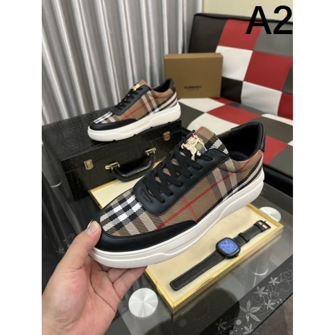 チェックプリント ブラックベース ロゴメタル装飾 Burberry バーバリー コピー スニーカー モードカジュアル