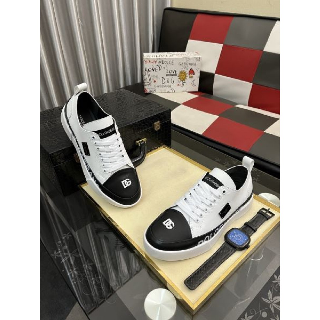 ローカット ロゴテープソール ブラックトゥ 白レザー調 Dolce&Gabbana ドルチェ＆ガッバーナ コピー スニーカー 2026足元主役