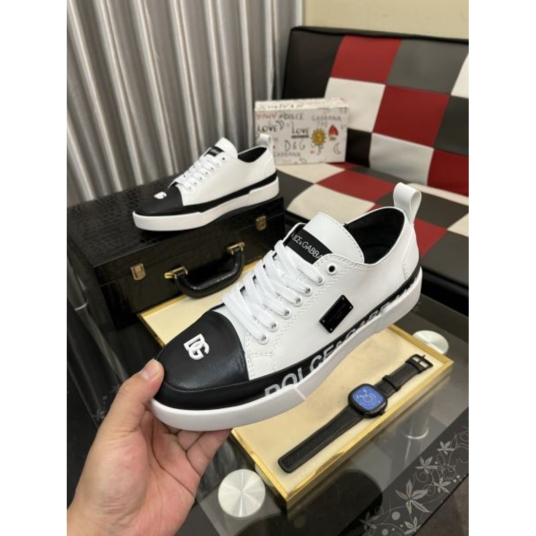 ローカット ロゴテープソール ブラックトゥ 白レザー調 Dolce&Gabbana ドルチェ＆ガッバーナ コピー スニーカー 2026足元主役
