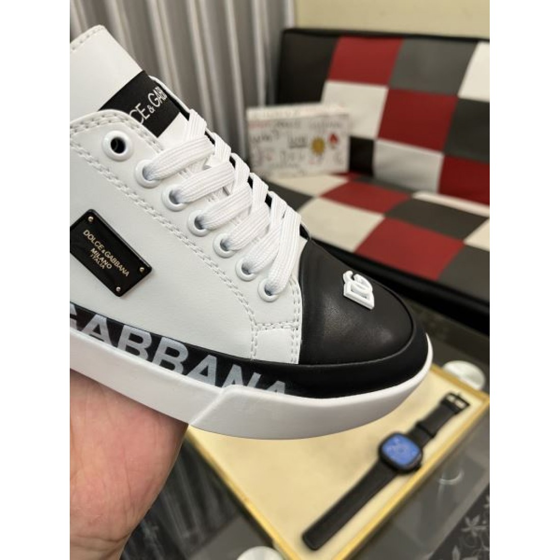 ローカット ロゴテープソール ブラックトゥ 白レザー調 Dolce&Gabbana ドルチェ＆ガッバーナ コピー スニーカー 2026足元主役