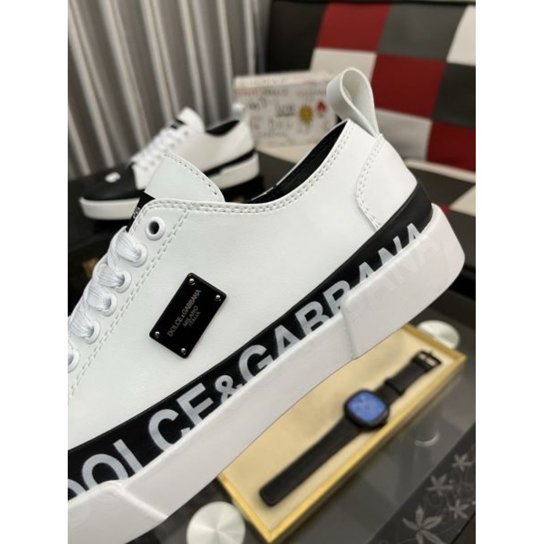 ローカット ロゴテープソール ブラックトゥ 白レザー調 Dolce&Gabbana ドルチェ＆ガッバーナ コピー スニーカー 2026足元主役