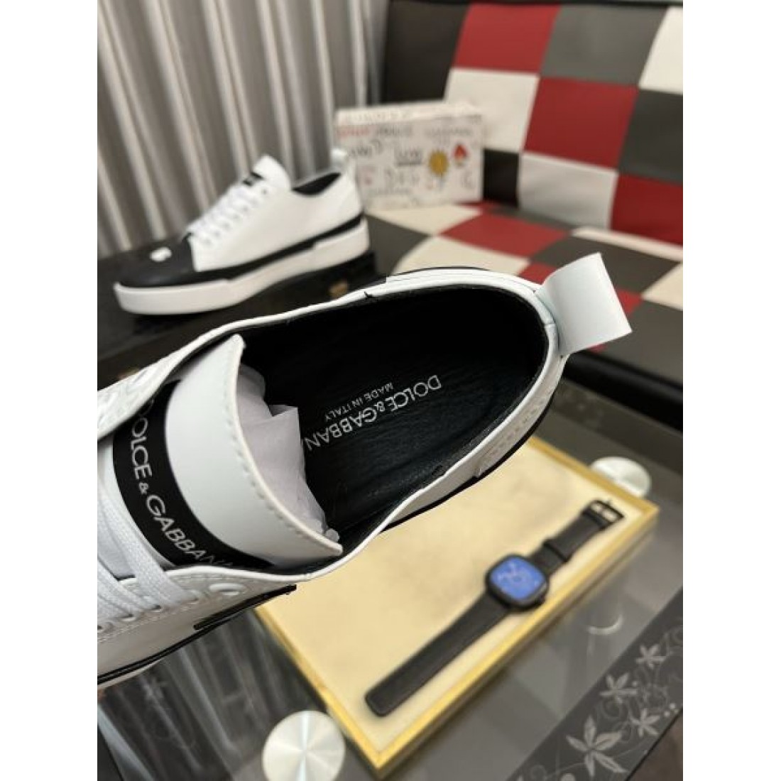 ローカット ロゴテープソール ブラックトゥ 白レザー調 Dolce&Gabbana ドルチェ＆ガッバーナ コピー スニーカー 2026足元主役