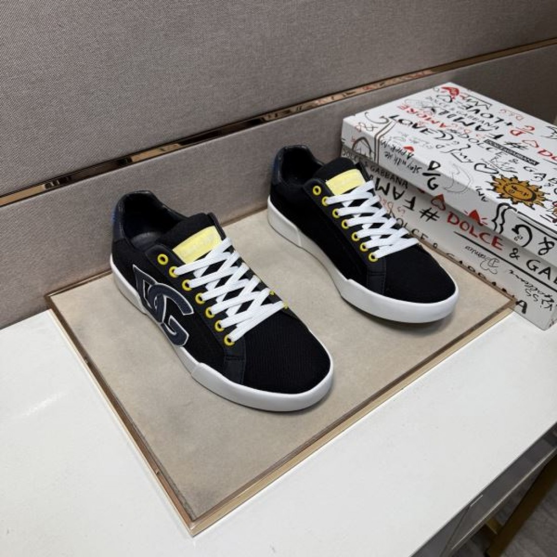 ロゴ ブラック×ホワイト レースアップ アイコニックデザイン Dolce&Gabbana ドルチェ＆ガッバーナ コピー スニーカー