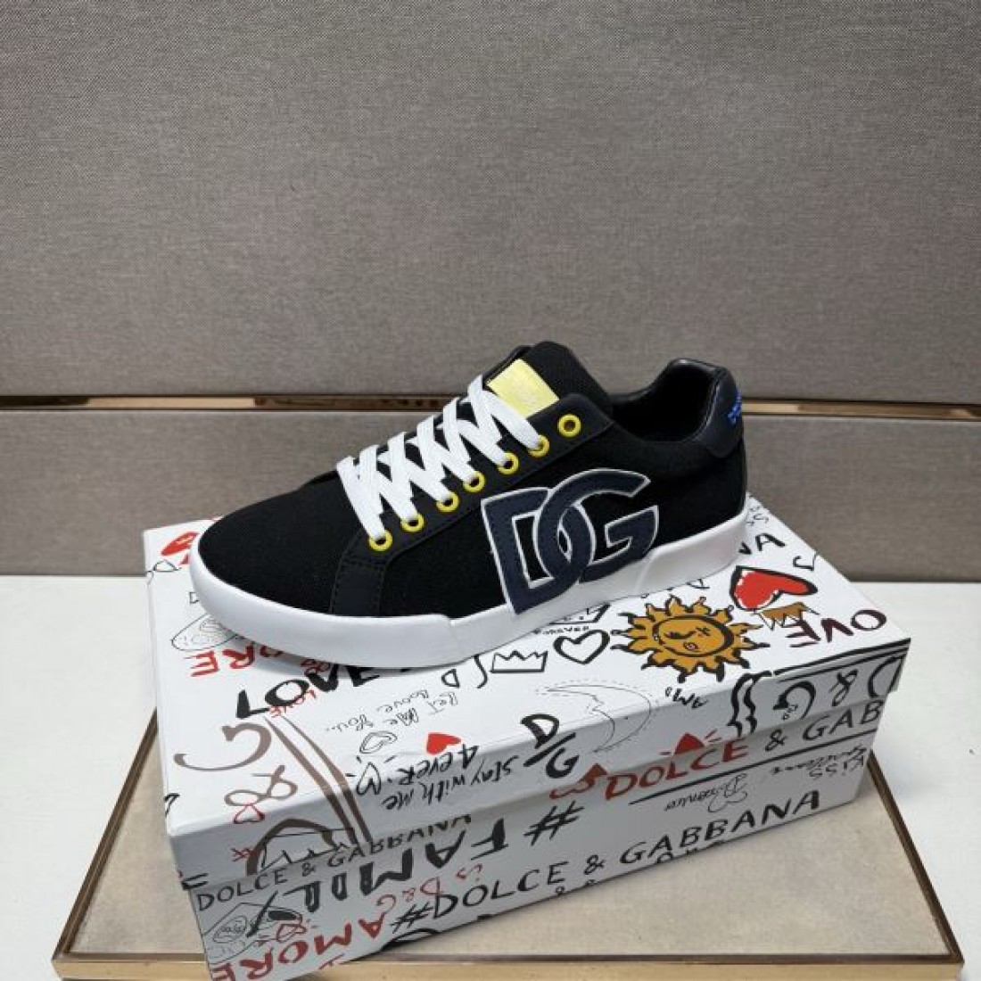 ロゴ ブラック×ホワイト レースアップ アイコニックデザイン Dolce&Gabbana ドルチェ＆ガッバーナ コピー スニーカー