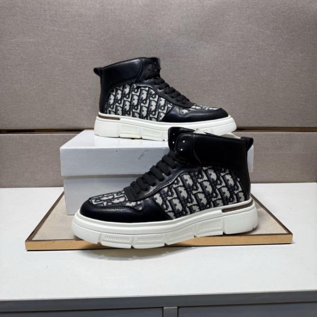  モード感 洗練 高評価 DIOR ディオール コピー カジュアルシューズ 存在感 