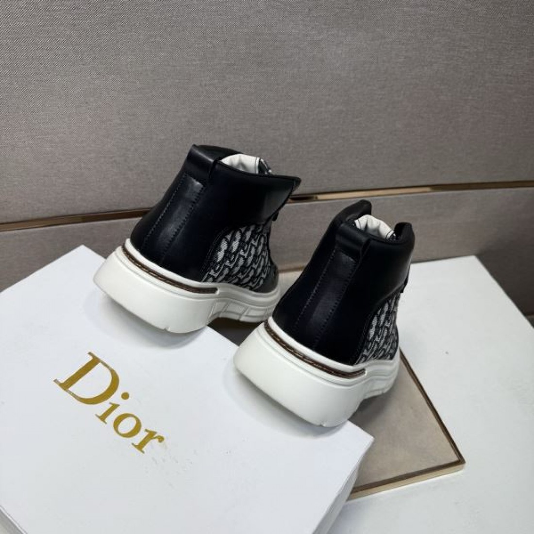  モード感 洗練 高評価 DIOR ディオール コピー カジュアルシューズ 存在感 