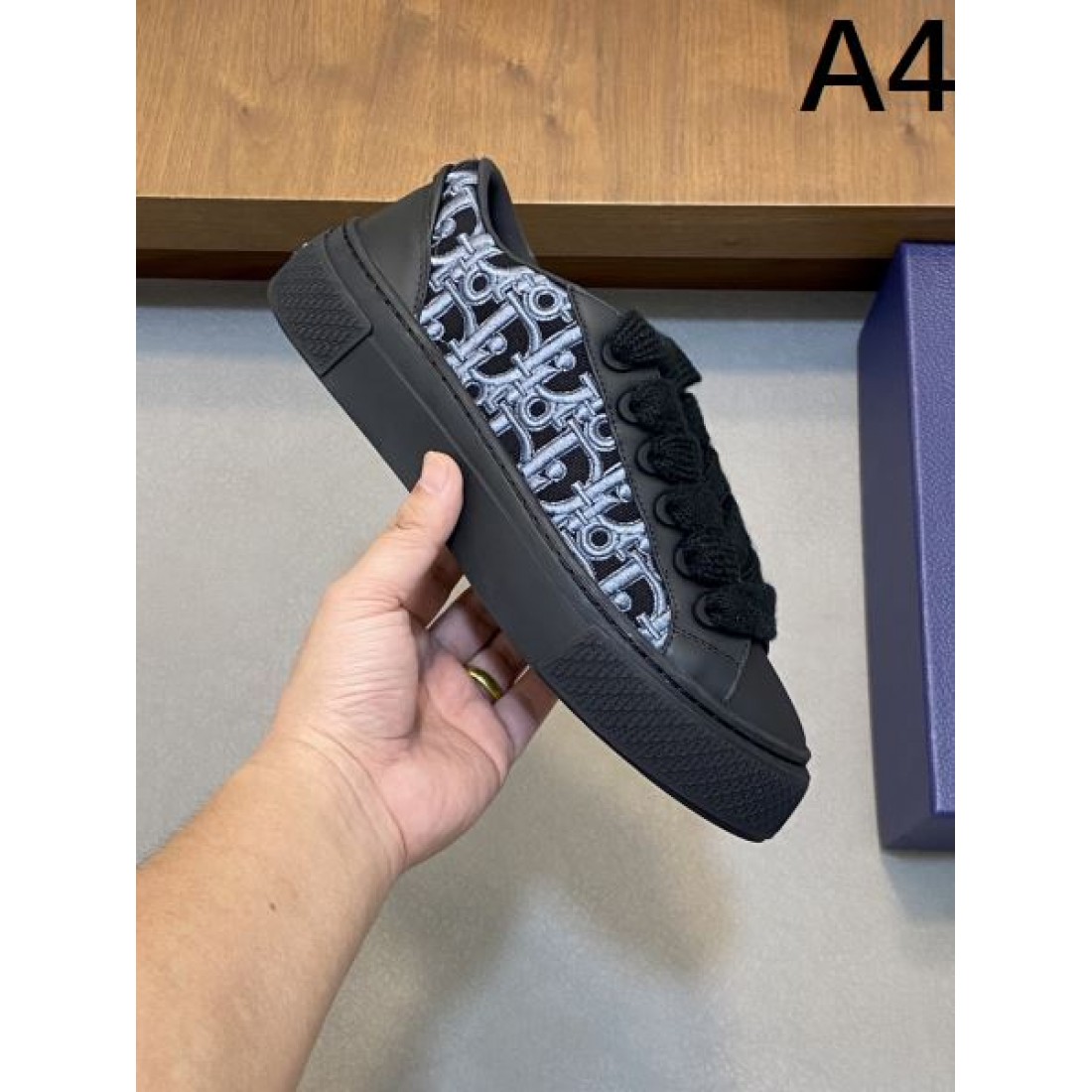 繊細 デザイン性 高級 DIOR ディオール コピー カジュアルシューズ 完成度 上質 