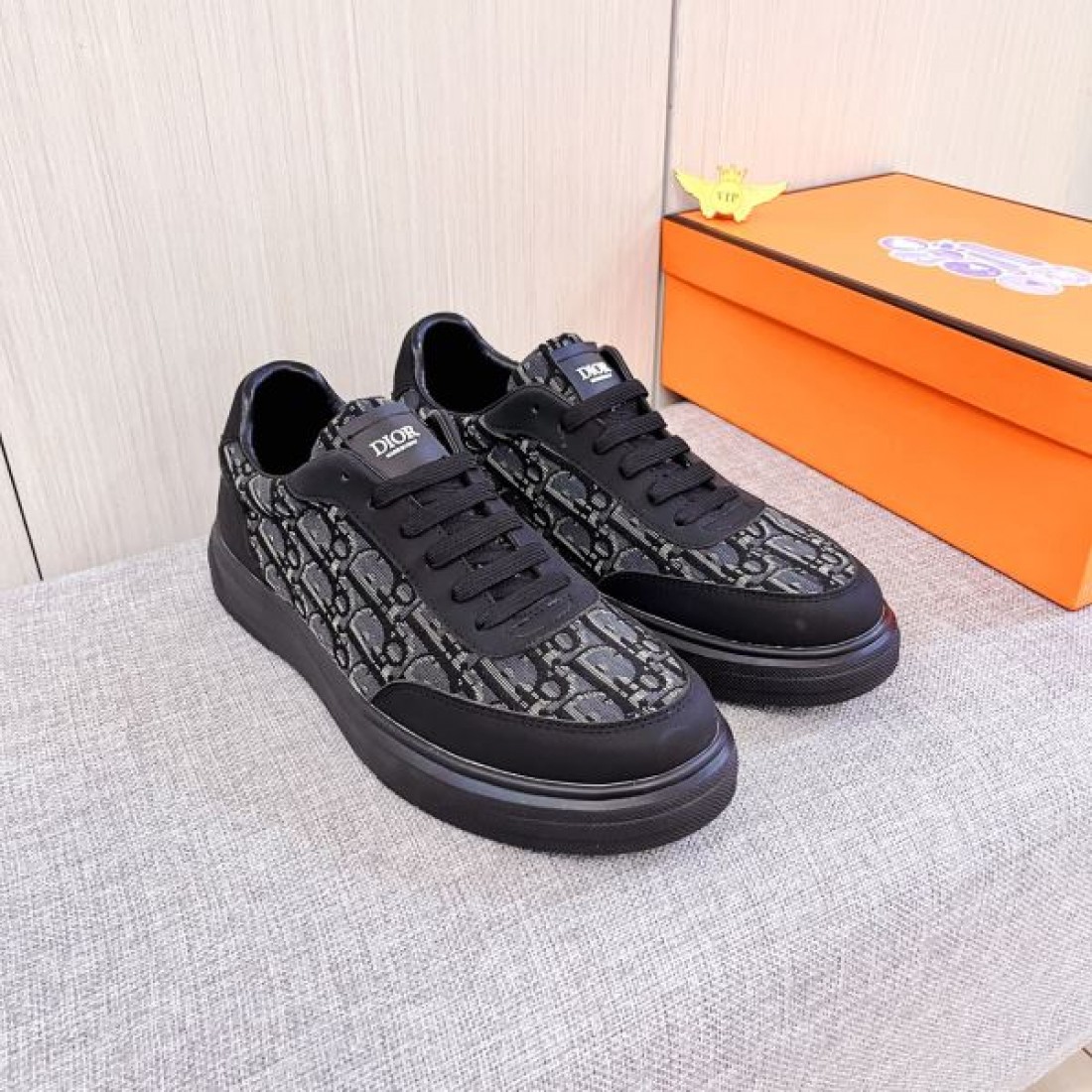 上品 モード感 洗練度 DIOR ディオール コピー カジュアルシューズ 存在感 おしゃれ